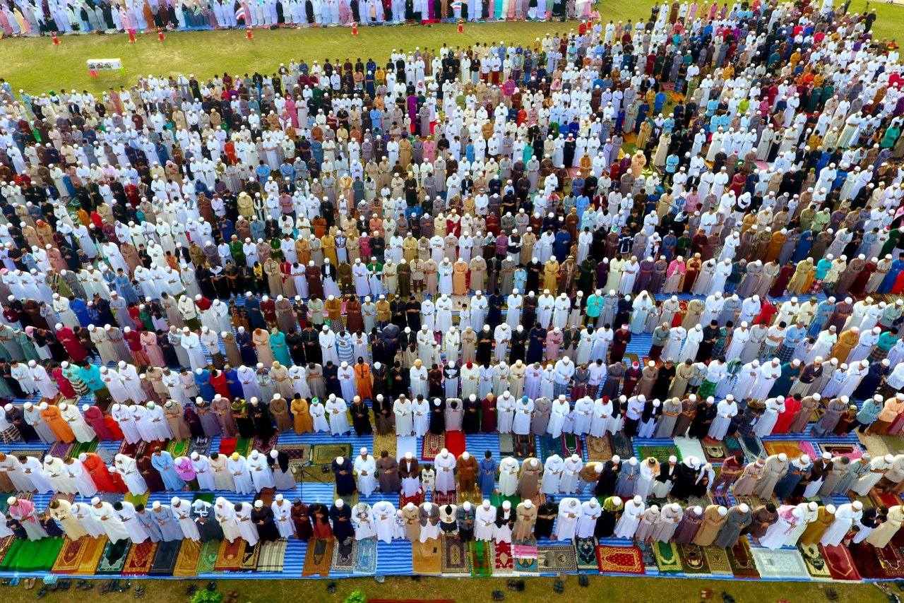 3 Ribu Muslim Salat Idul Adha di Yala Youth Stadium